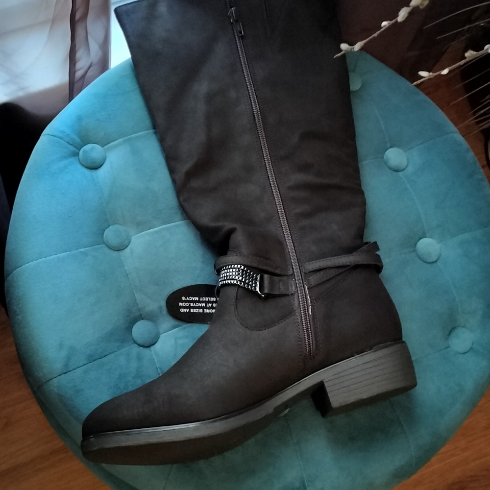 Women's Wide-Calf Boots - Picture 5 of 8